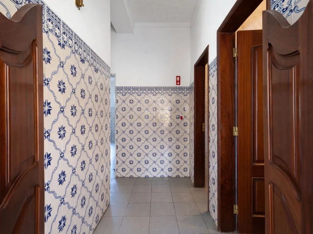 OPORTUNIDADE ÚNICA NA LOUSÃ – MORADIA COM GRANDE POTENCIAL (habitação e comércio) - Image 43