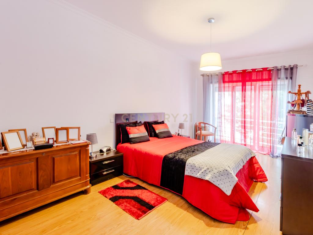 Apartamento T2, Centro da Marinha Grande - Image 11