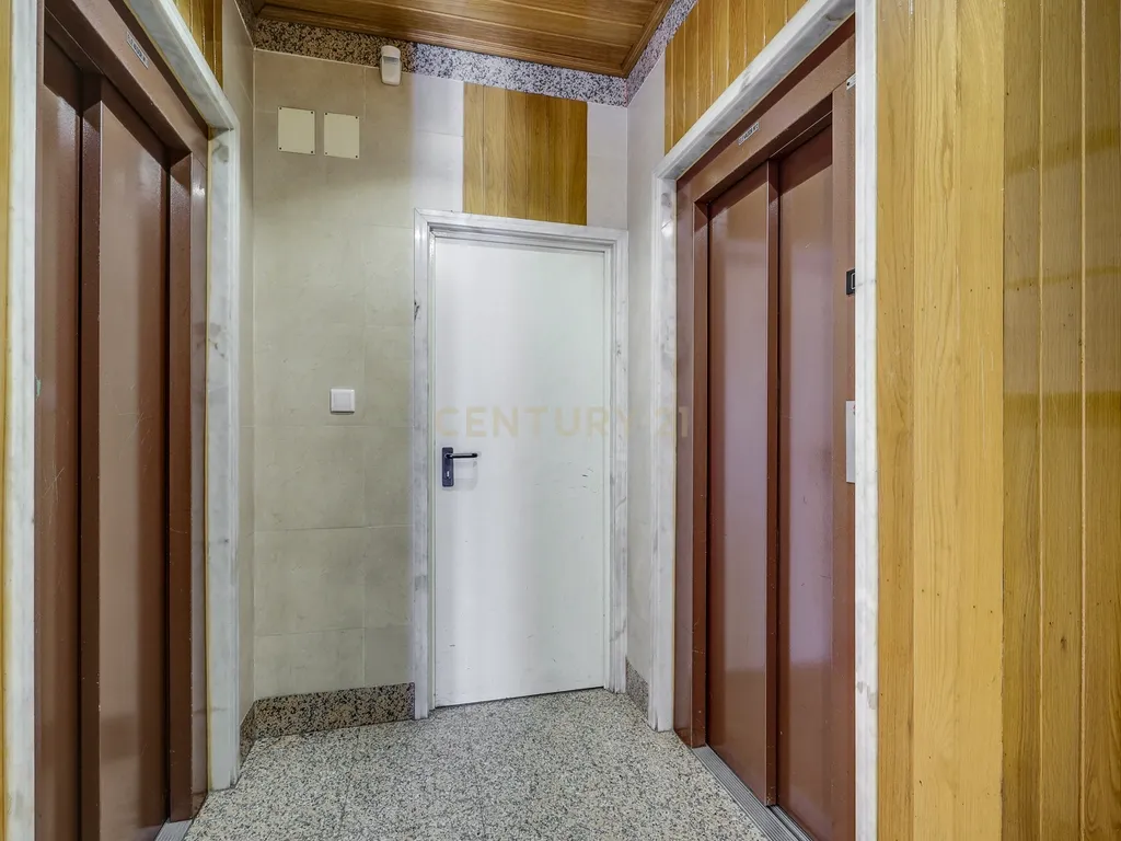Apartamento T3 em Odivelas com garagem - Conforto e Localização Central - Image 5