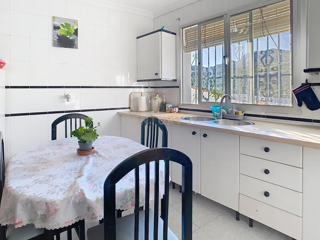 Apartamento Moderno em Álora, Málaga com Garagem e Varanda - Image 15