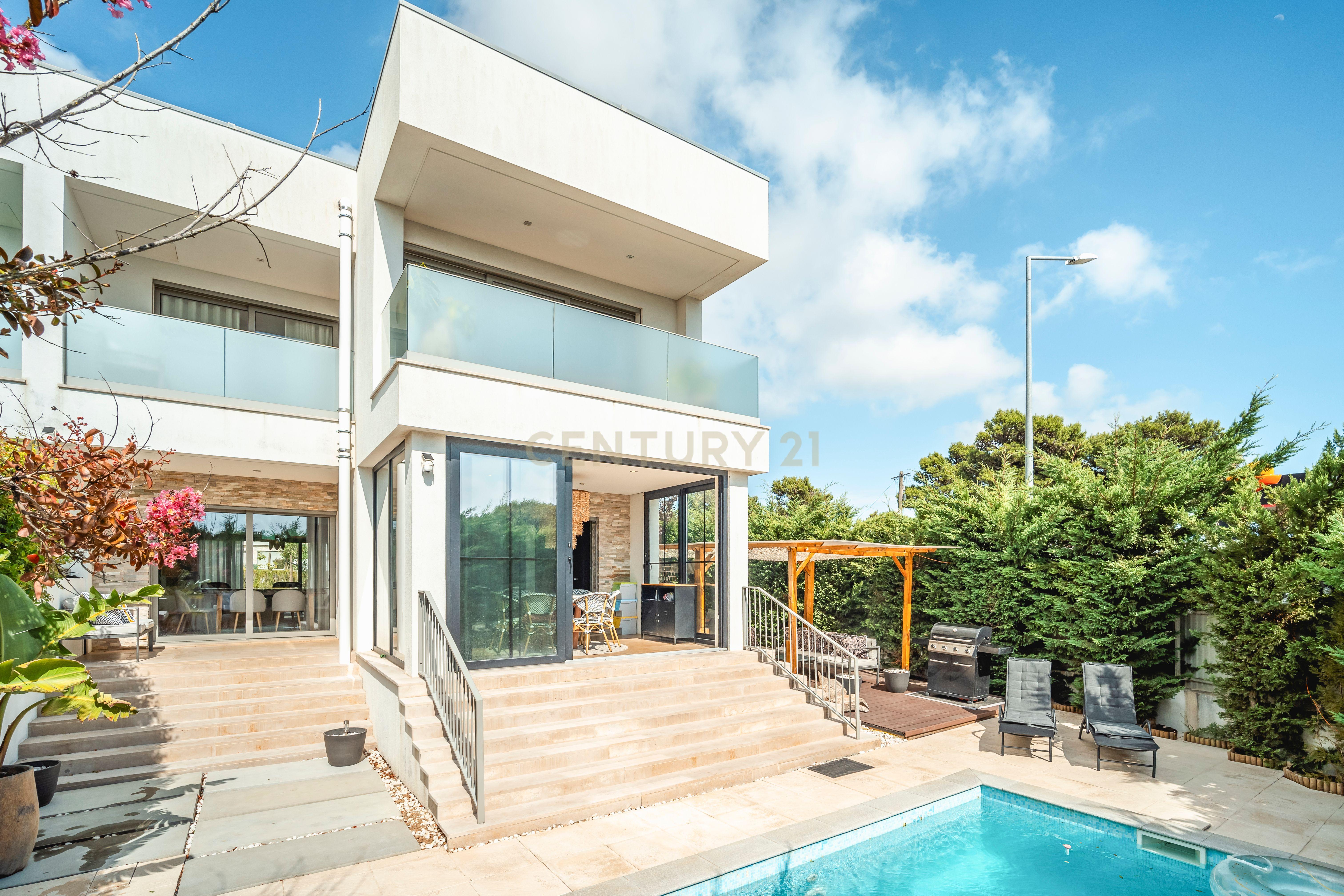 Arrendamento Moradia T3+1 Mobilada em Condomínio Fechado na Aldeia de Juso