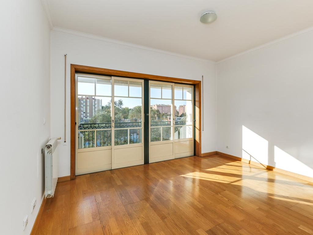 Apartamento T3+Box em Telheiras – Rua Fernando Lopes Graça - Lisboa - Image 3