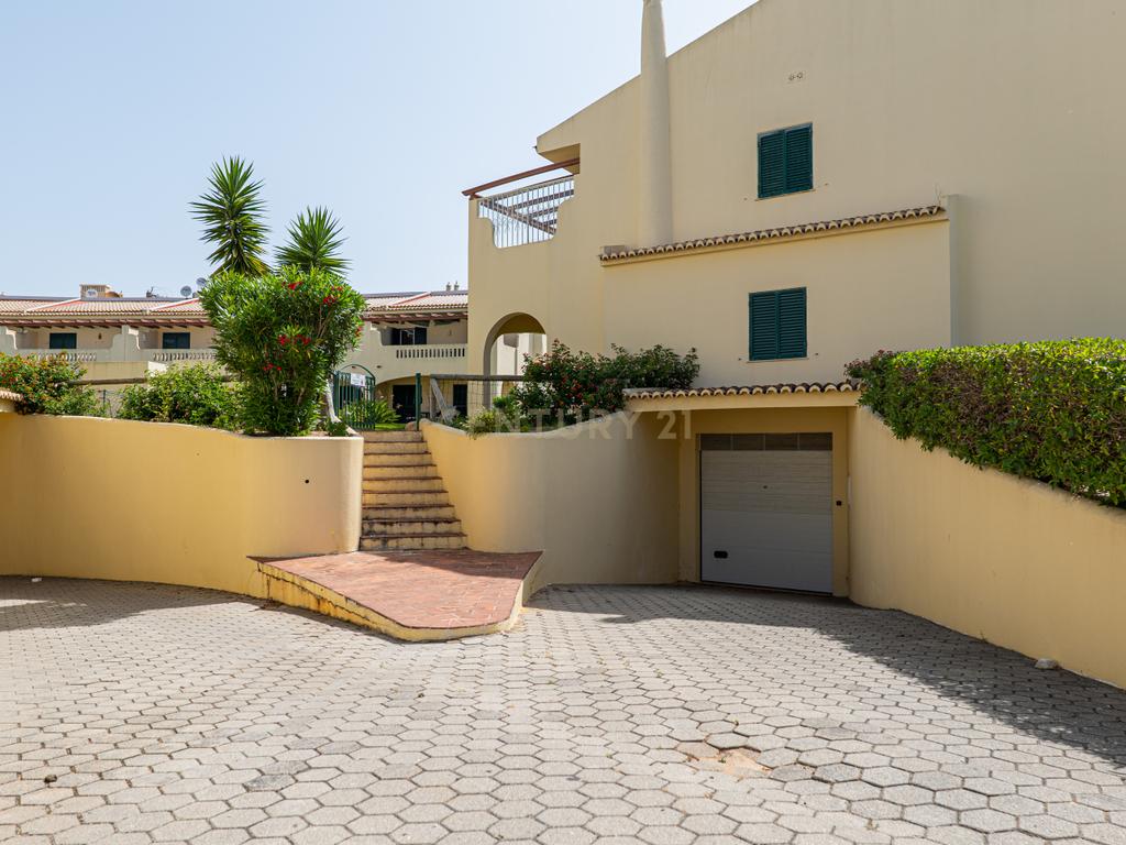 Apartamento com Vista Piscina em Condomínio Privado – VILAMAR (Porches, Algarve) - Image 20