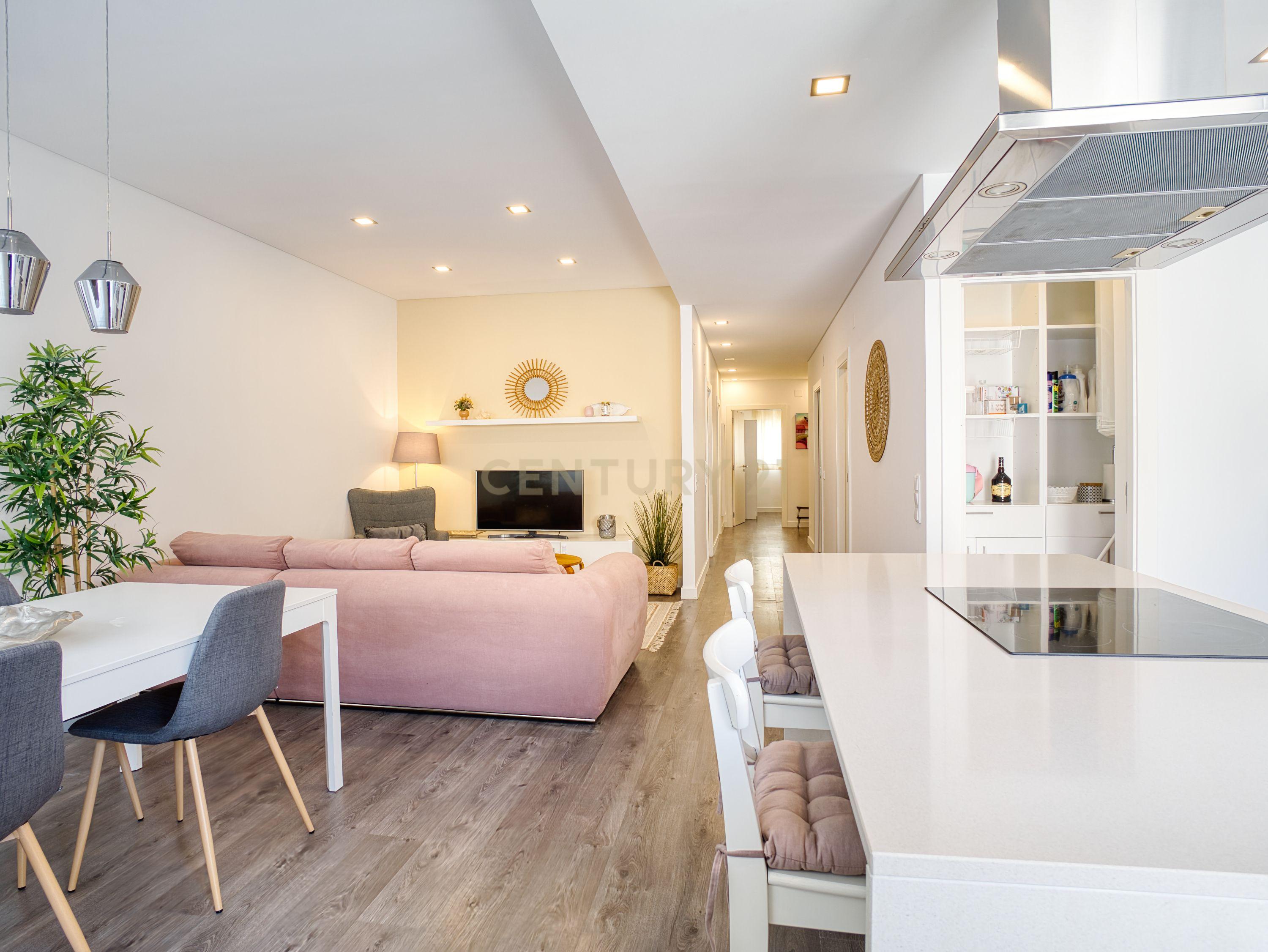 Apartamento Moderno T2 em Nazaré - Perto da Praia e Serviços - Image 7