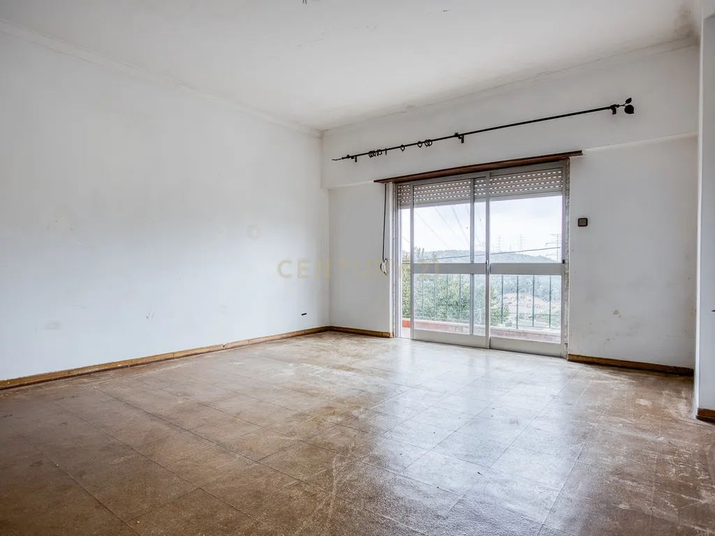 Moradia com elevado potencial de rentabilização em Camarões – Almargem do Bispo - Image 18