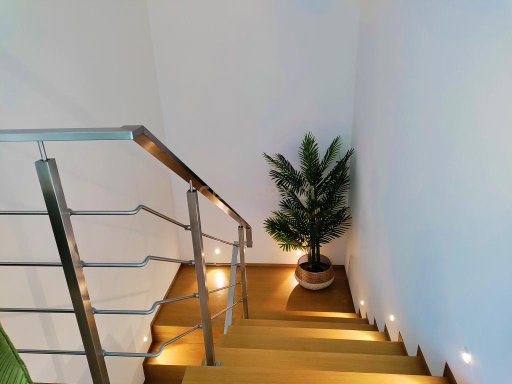 Moradia T4 Moderna com Piscina e Jardim – Touguinha - Image 19