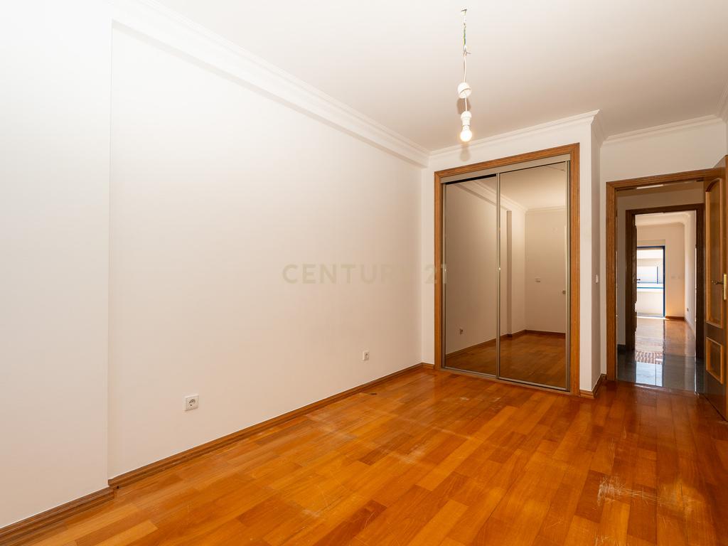 Apartamento T3 Janelas do Parque no Montijo - Image 21