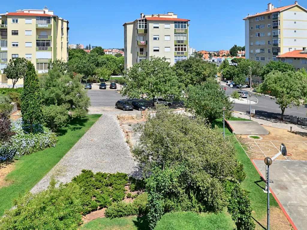 T2 - Carcavelos (Cascais) - Totalmente remodelado e equipado - Image 22