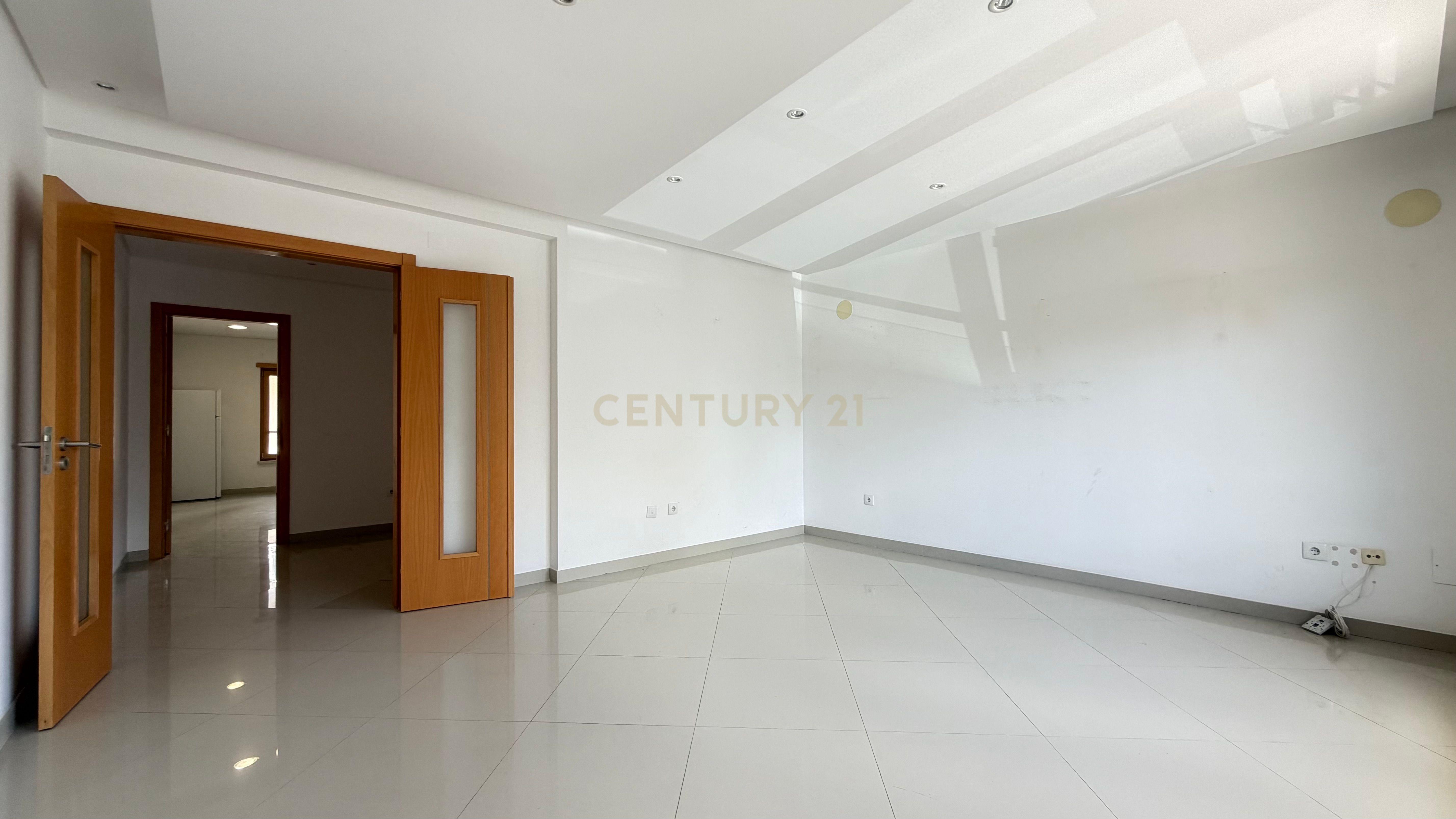 Fotografia 9 de Apartamento T4 com Arrecadação, na Cascalheira, Pinhal Novo