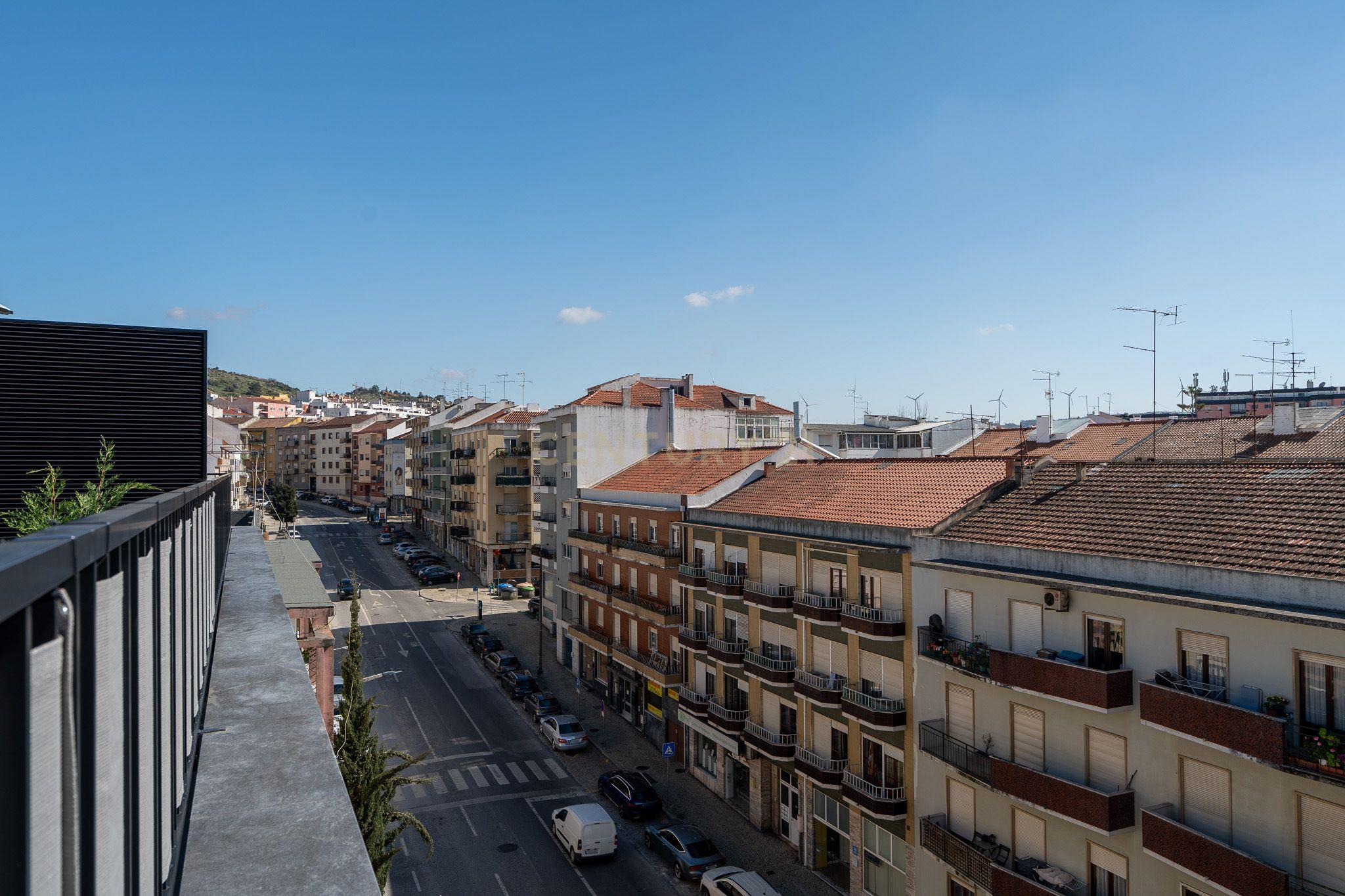 Apartamento T3+1 duplex, com terraço e estacionamento, no centro da cidade de Torres Vedras - Image 69