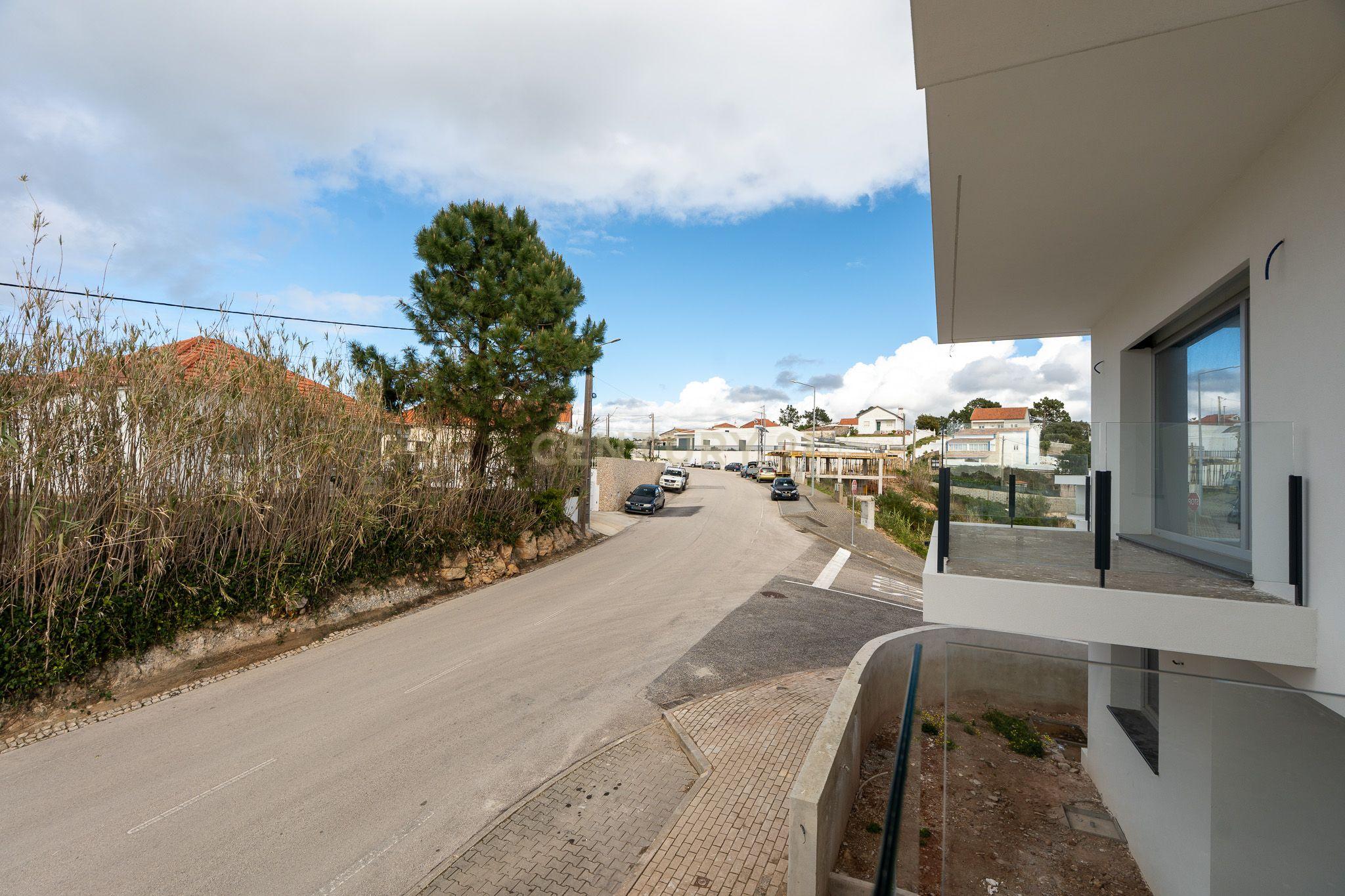 Moradia T3 de Arquitetura Moderna na Ericeira - Image 9
