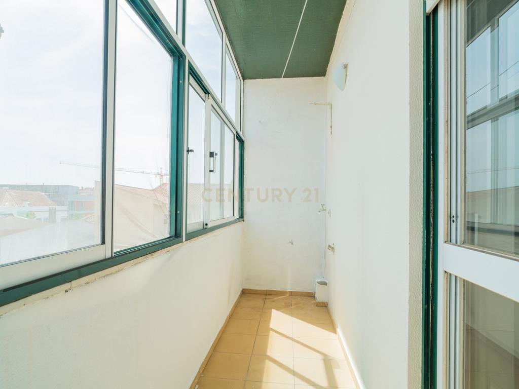 Apartamento T2 no Centro da Marinha Grande - Image 4