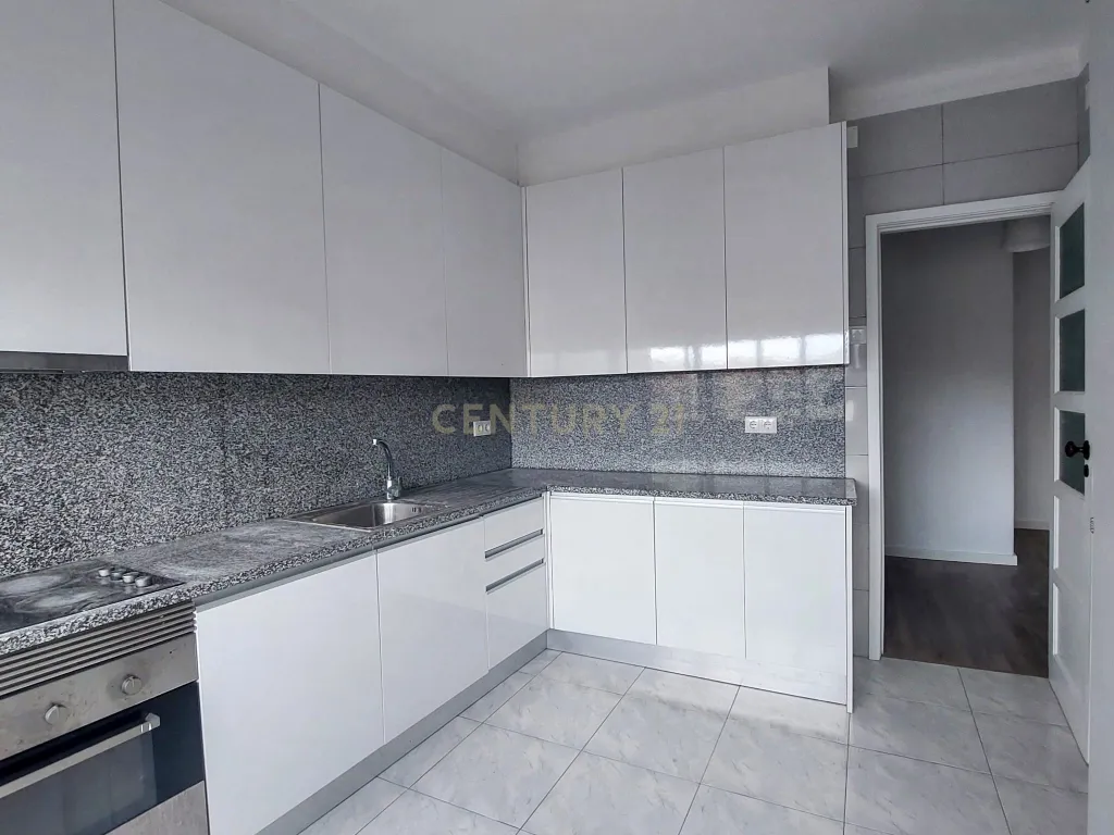 Apartamento T2 na Venteira, Amadora - Image 13