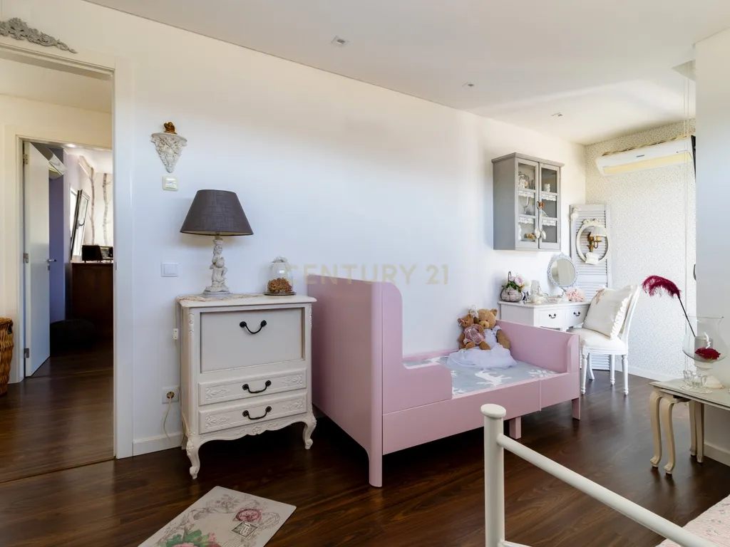 Casa de Luxo com Jardim Piscina e Jacuzzi na Marinha Grande - Image 29