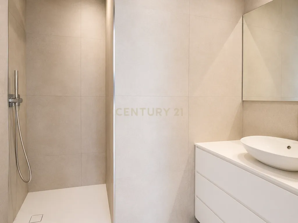 Apartamento T3 como novo centro de Cascais e com vista mar - Image 20