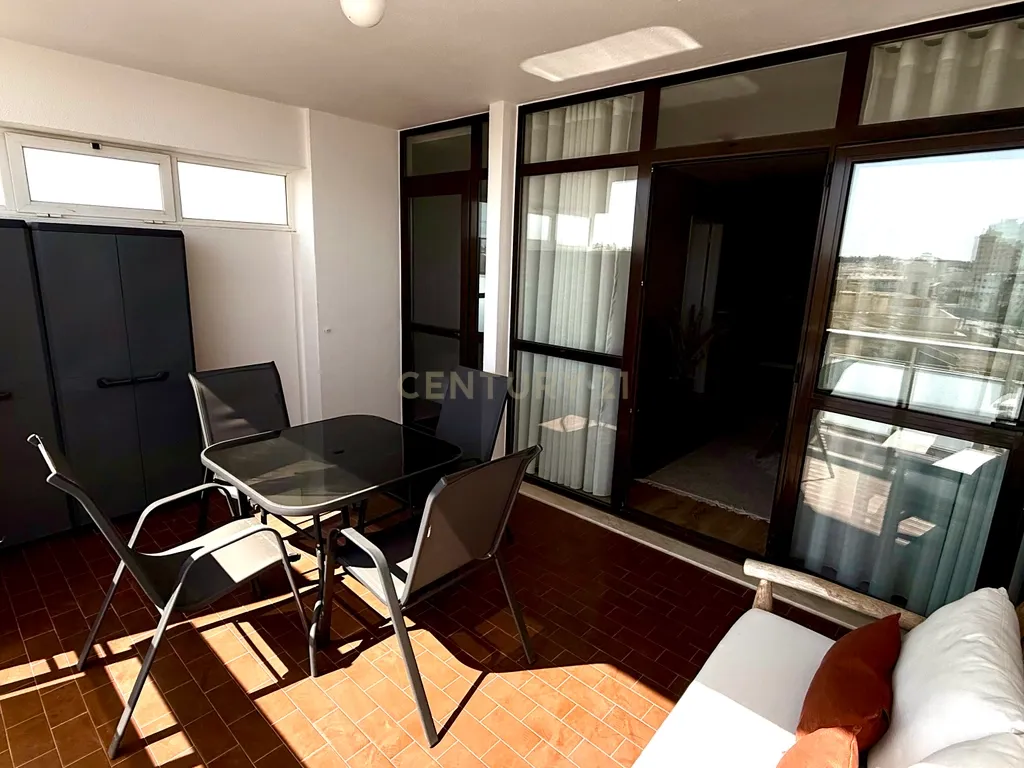 Apartamento T2 renovado em Armação de Pêra a 500 metros da praia. - Image 7