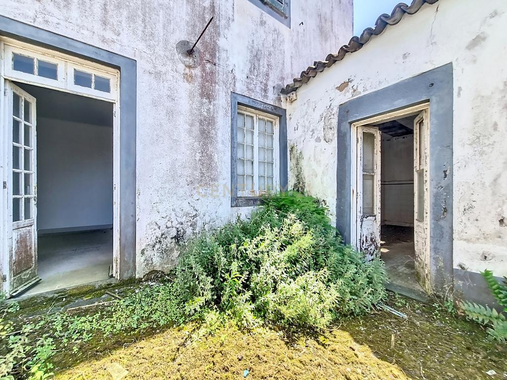 Duas Casas Antigas na Cidade da Ribeira Grande, Ilha de São Miguel - Oportunidade Única! - Image 11