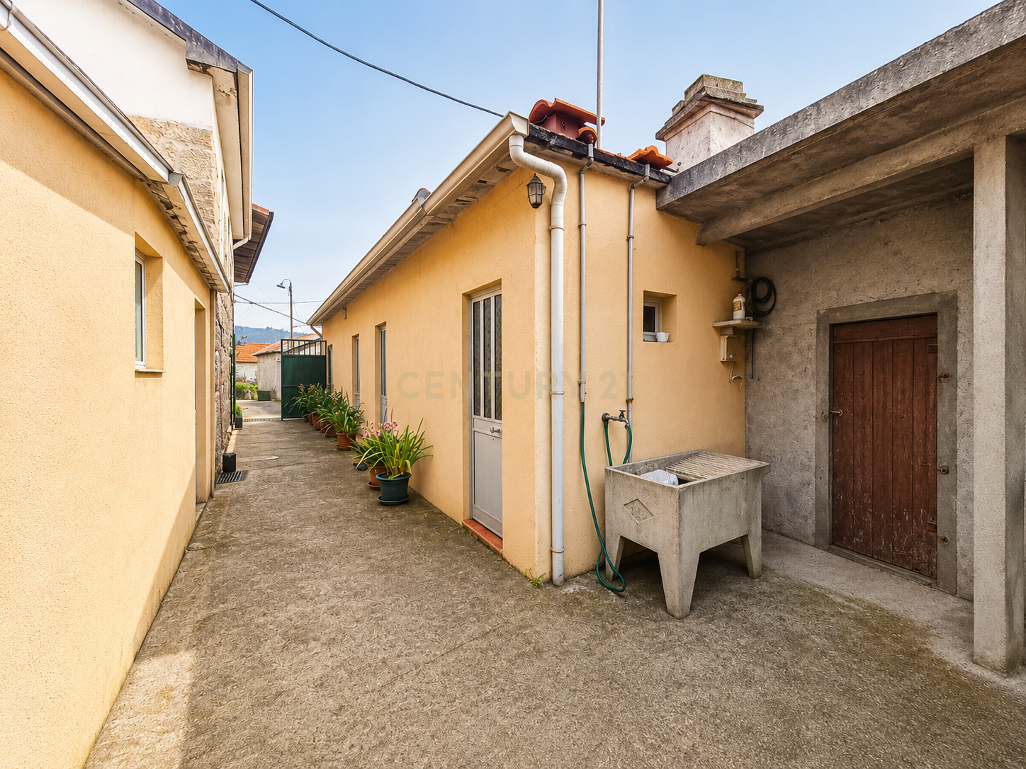 Fotografia 9 de 🏡 MORADIA TÉRREA, PENAFIEL, CAPELA 📍Apenas venda conjunta com referência C0188-01896, (Imóvel atualmente comercializado ao abrigo do Simplex) 📢 EXCELENTE OPORTUNIDADE PARA CRIAÇÃO DE PROJETO