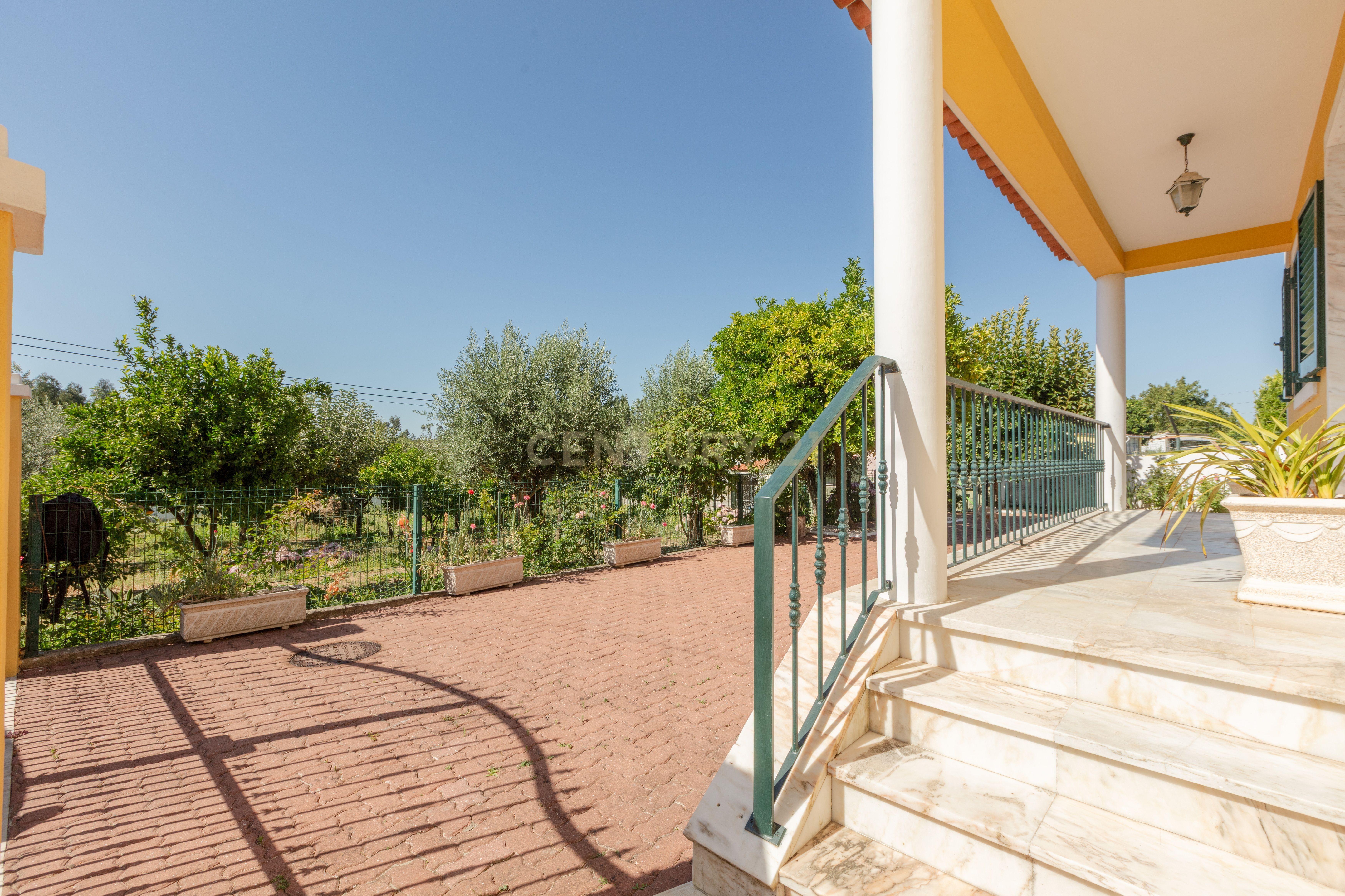Fotografia 4 de Moradia T4 Isolada com Jardim e Garagem em Olalhas – Tomar