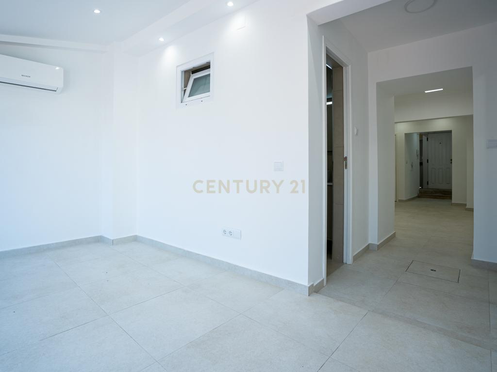 Apartamento T2 RC, Rua do Mato Grosso, Santa Engrácia, São Vicente - Image 24
