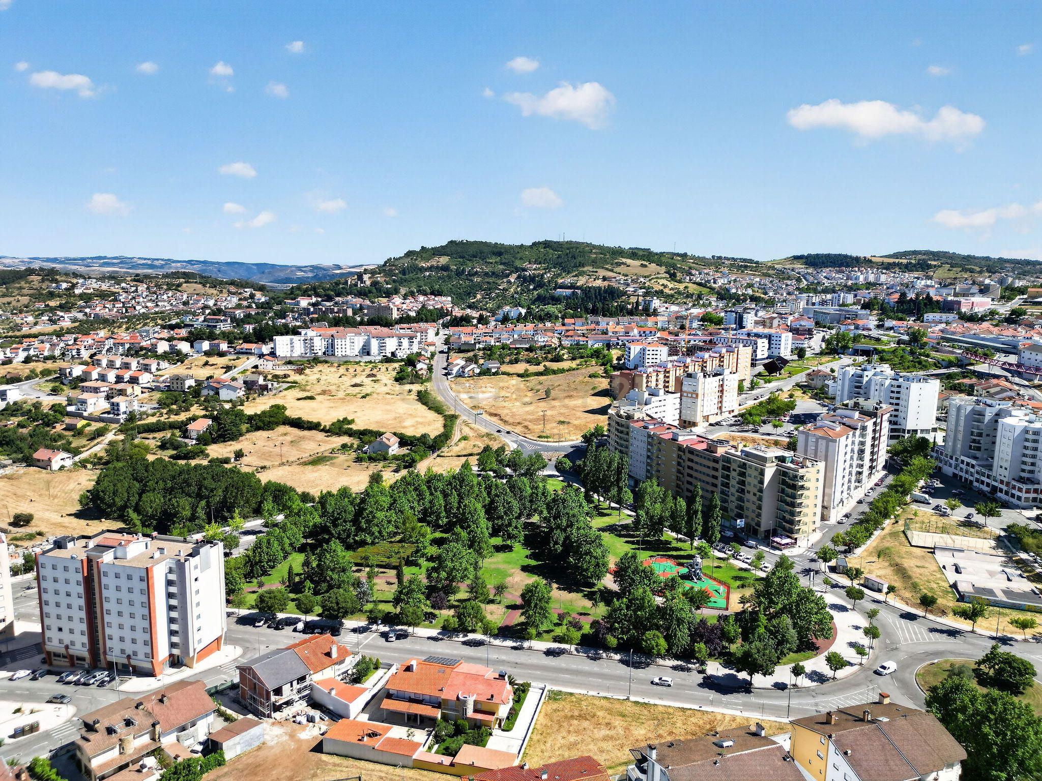 Moradia T4 à venda em Sé, Santa Maria e Meixedo, Bragança — foto 3