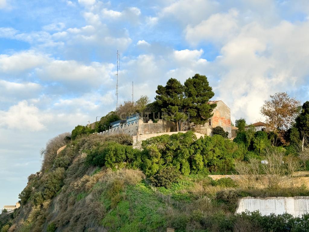 T1 para investimento na zona histórica de Almada Velha - Image 14