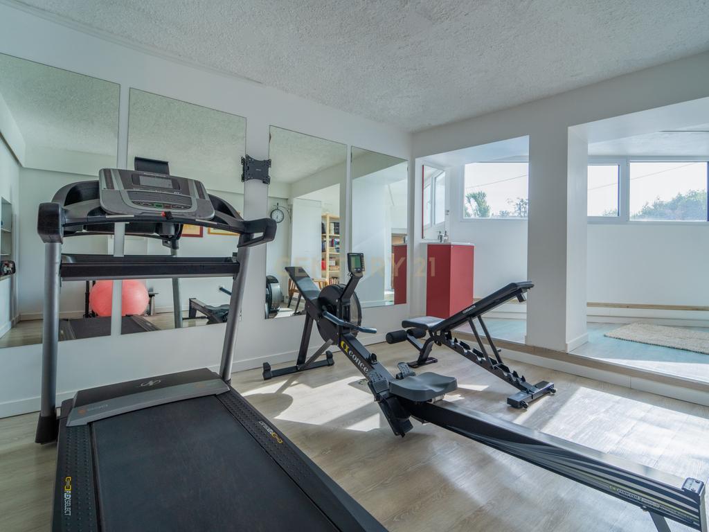 Propriedade com três habitações, piscina aquecida e sauna, num terreno de 10.000 m² - Image 101