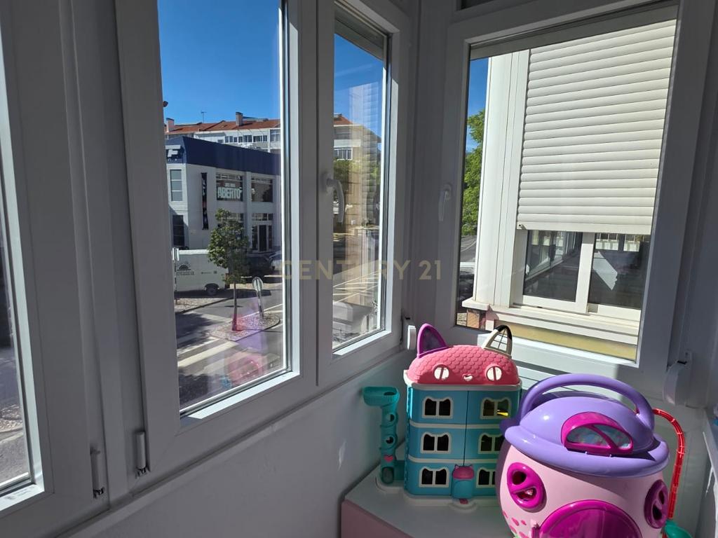 Apartamento T4 agora T3 em Almada transportes á porta  #  Negociável  # - Image 20