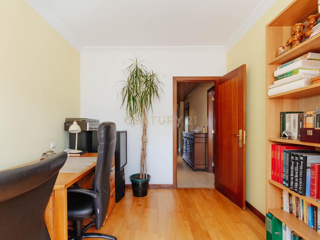 T3 na Ramada | Praça Sara Afonso - Image 25