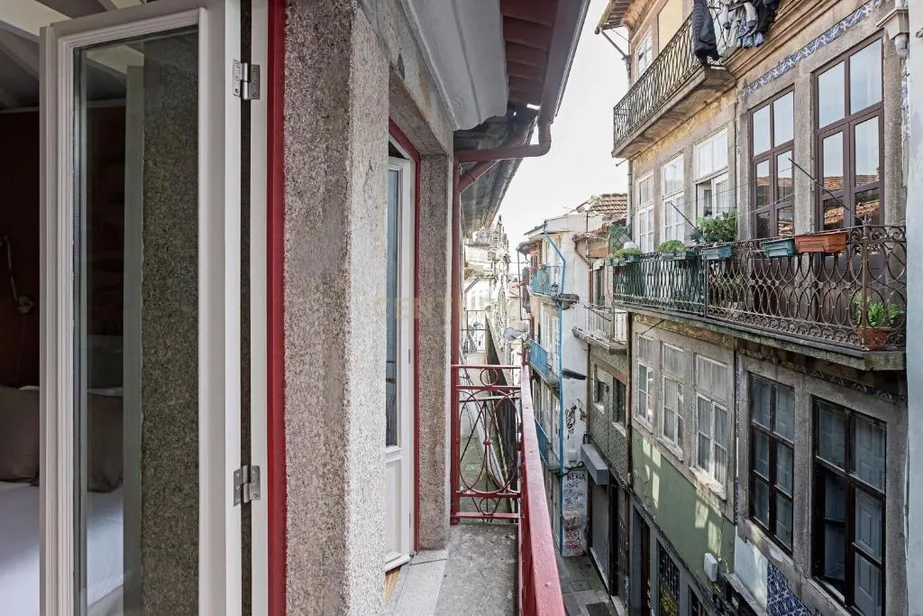 Fantástico Prédio no Centro Histórico do Porto – Excelente Oportunidade de Investimento - Image 35