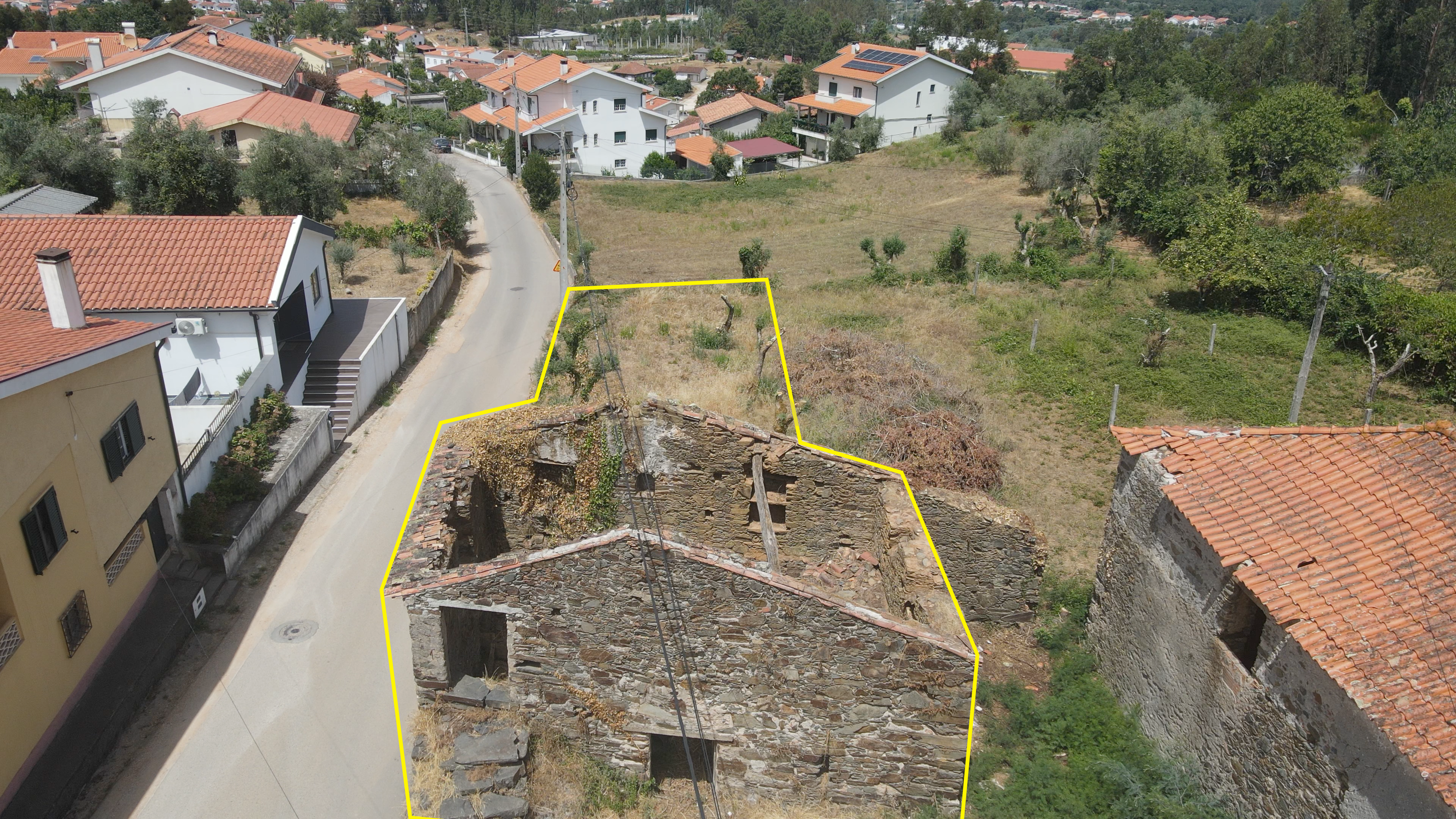 Fotografia 3 de Casa em Pedra para Recuperação | Excelente Oportunidade de Investimento