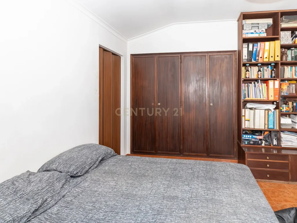 Moradia T5 no centro da Quinta do Conde – Espaço, Conforto e Localização Perfeita - Image 41