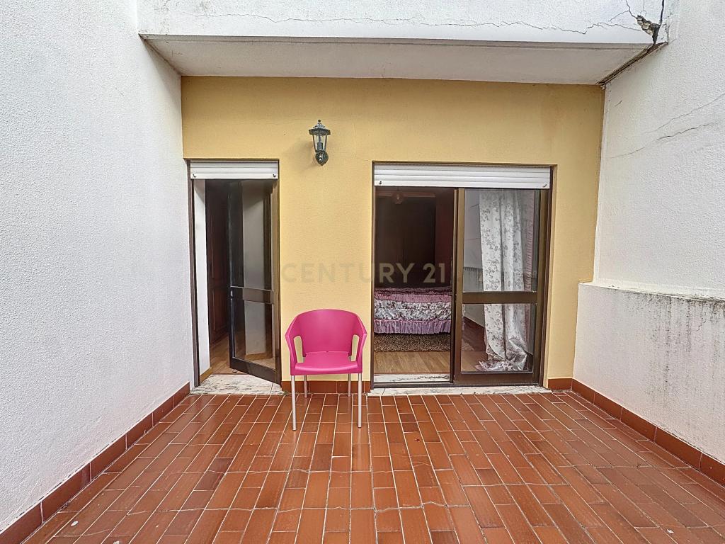 Apartamento T2 - Arrendamento - Bem localizado na Nazaré - Image 17