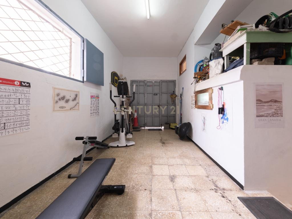 - Image 12