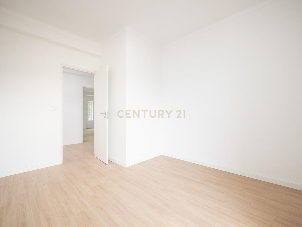 Apartamento para venda na rua de aveiro - 3 Quartos e 3 WC - Image 19