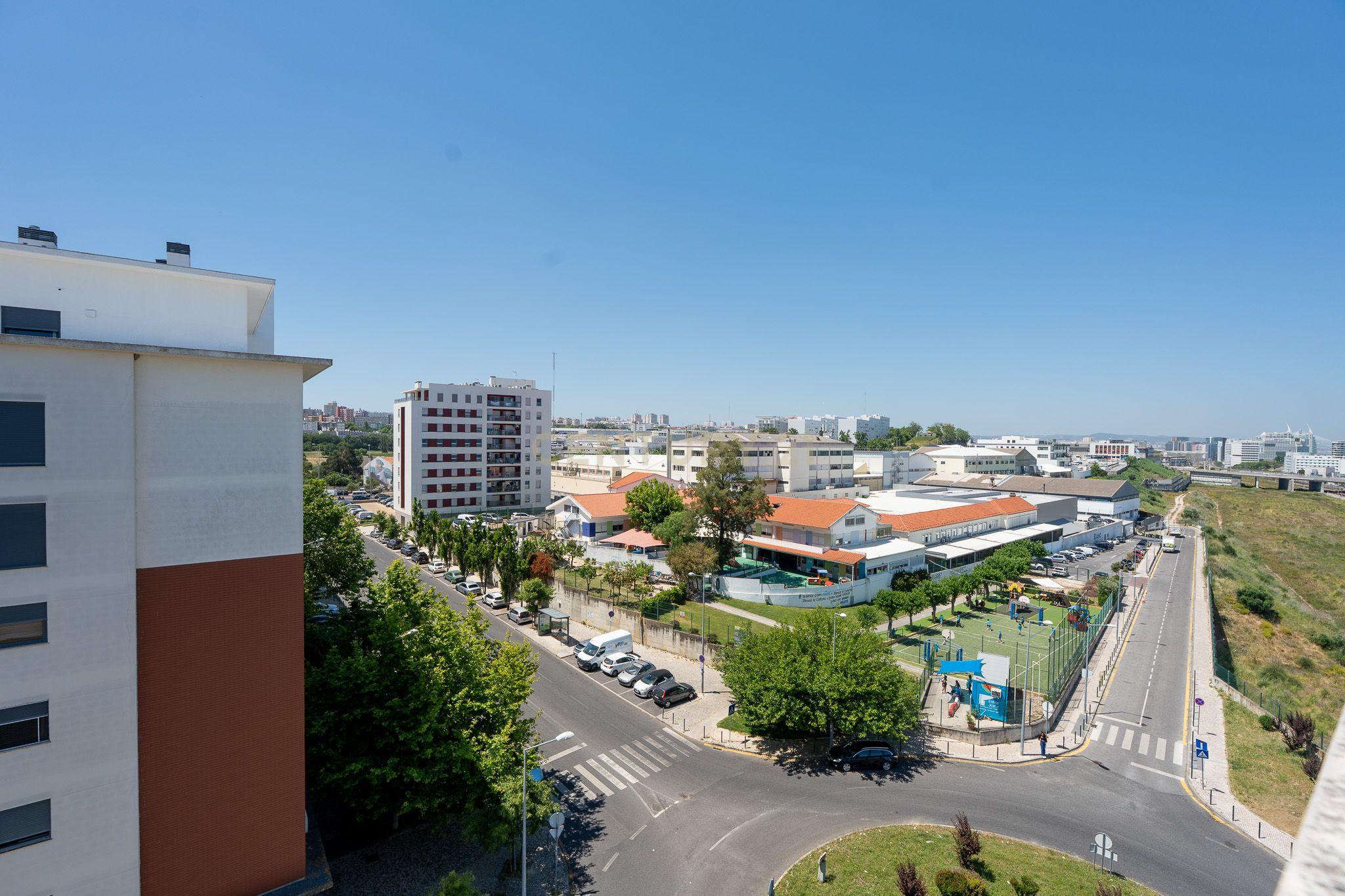 Excelente Apartamento T2 em Braço de Prata - Image 18