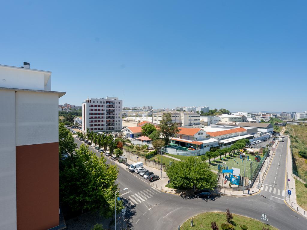Excelente Apartamento T2 em Braço de Prata - Image 18