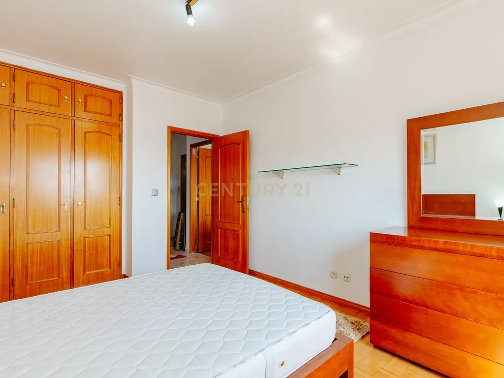 Apartamento T2 para arrendamento na Póvoa de Santa Iria - Image 15