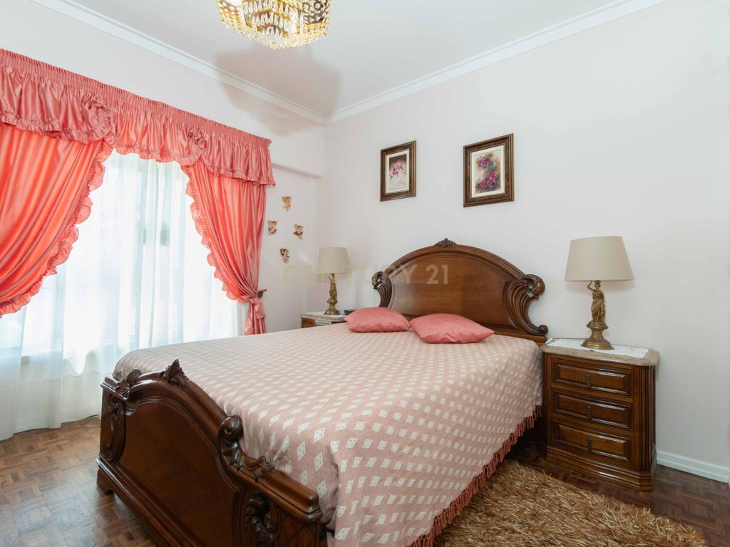 Apartamento T2 em Vialonga | Aproveitamento sótão - Image 18
