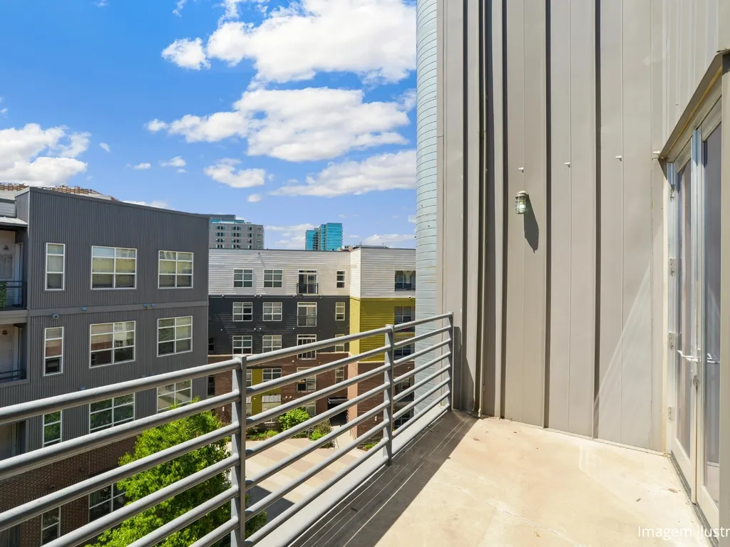 Apartamento T2 Novo – Último Piso com Varanda, Garagem e Arrumos - Paranhos, Porto - Image 2