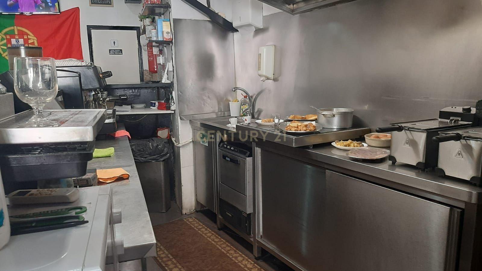 Fotografia 8 de Trespasse de café snack-bar na baixa do Porto