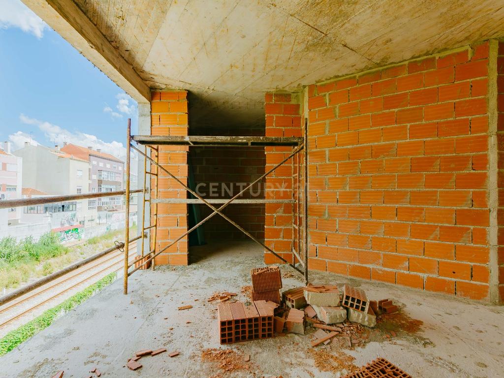 Moradia Unifamiliar de Tipologia T2 em Construção - Image 20