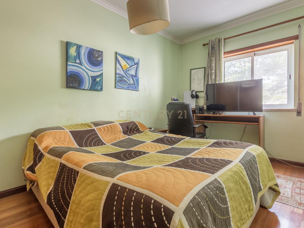 Apartamento T3 em Baixa da Banheira com Garagem - Image 14