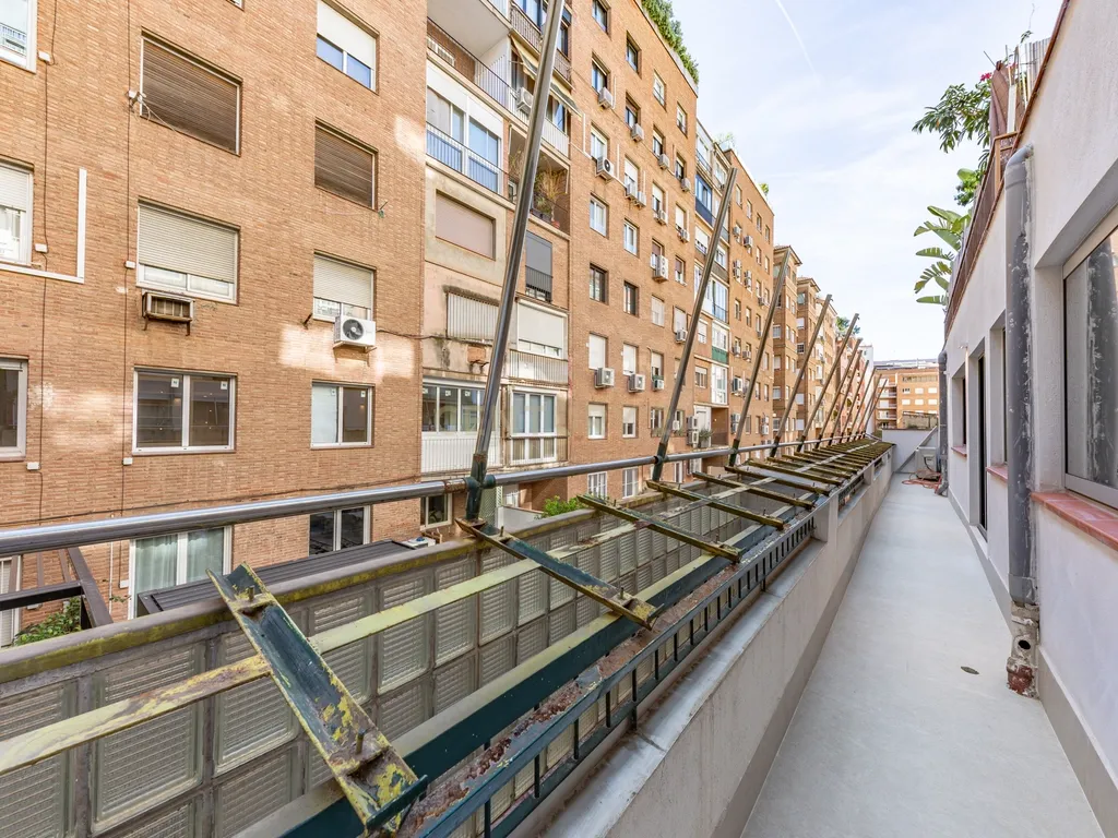 Espetacular apartamento renovado de 220 m² com 4 quartos - Image 36