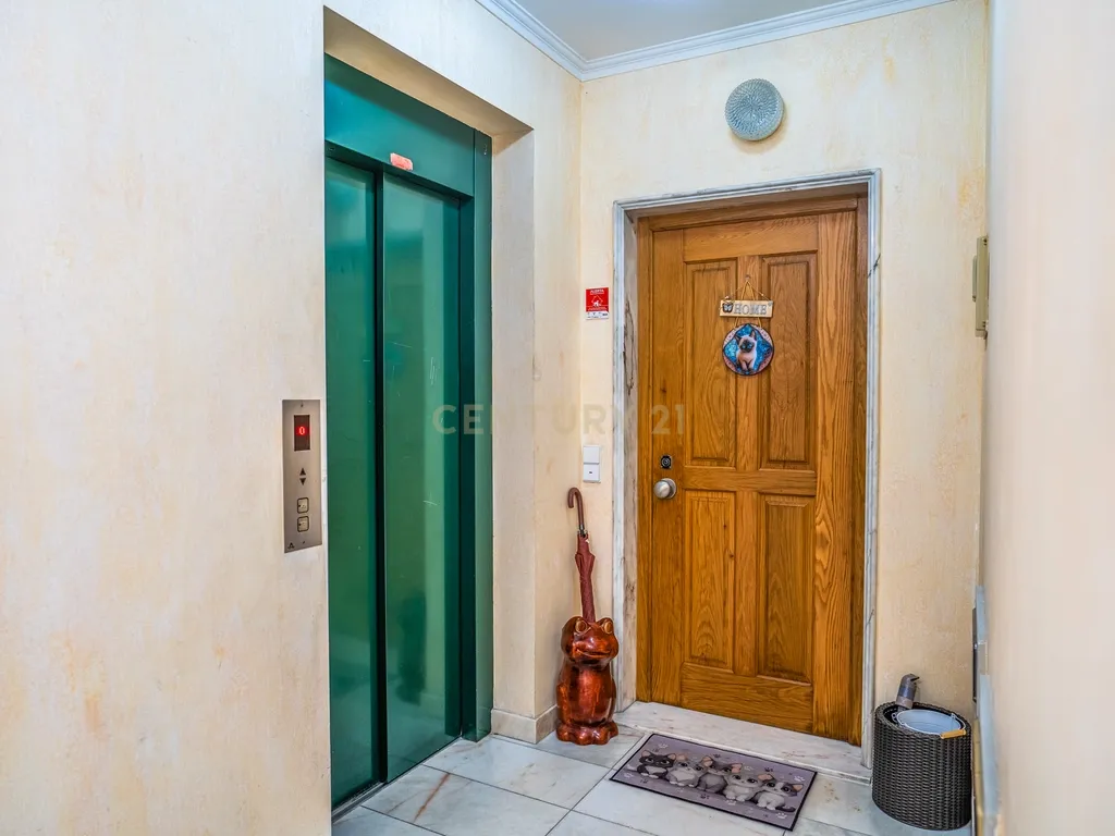 Apartamento T3 com elevador e garagem fechada em Cidade Nova, Caldas da Rainha! - Image 3