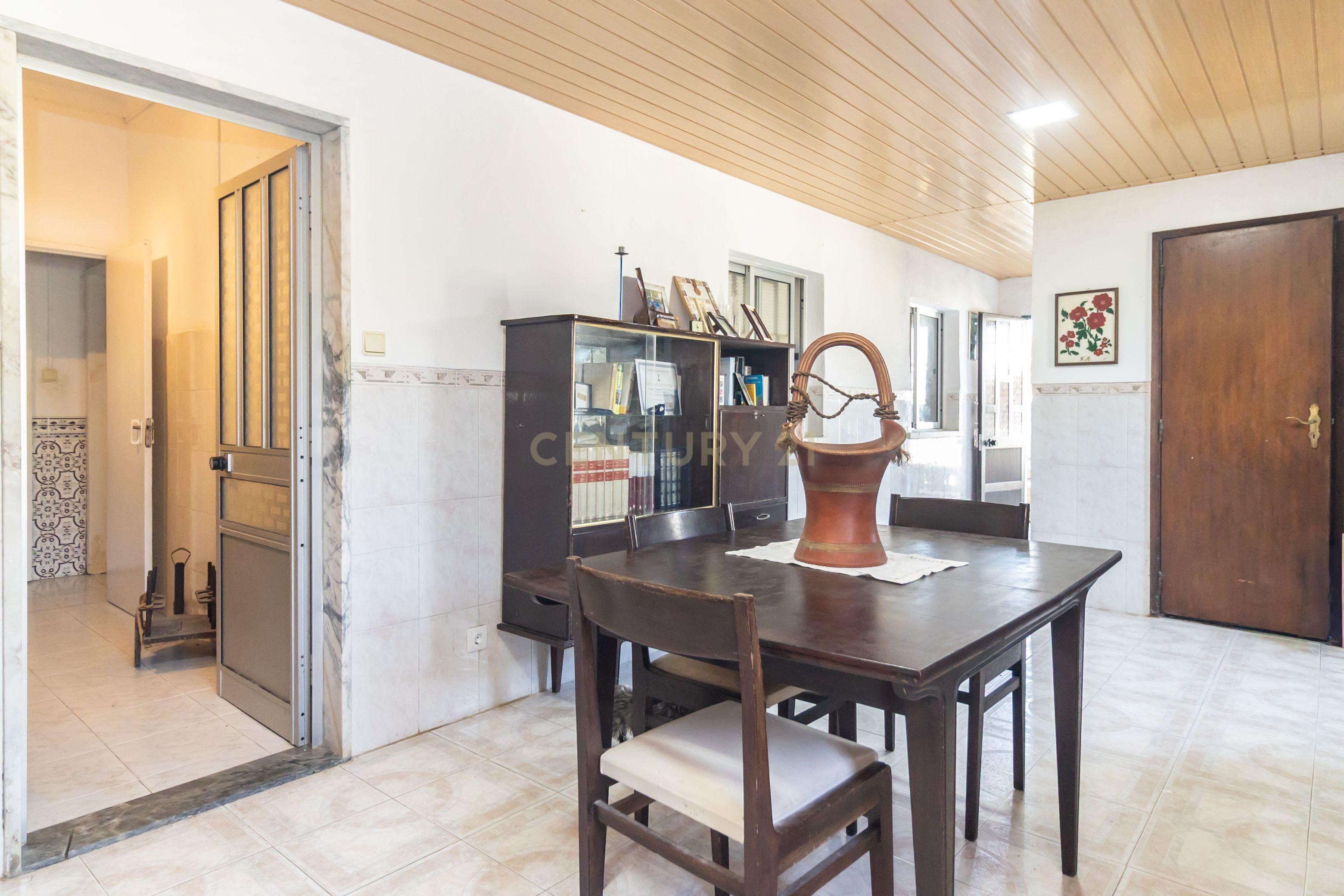 Fotografia 11 de Moradia T3+2 em Santo Ovídio -  T2 Autónomo com Terraço