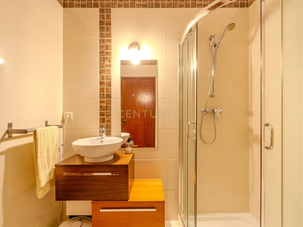 Apartamento T2 de 105m2 com Varanda e Vista Campo – Páteo, Albufeira - Image 11