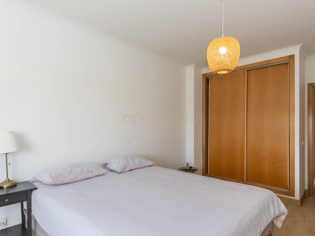Apartamento T1+1 - Sobreda - Image 15