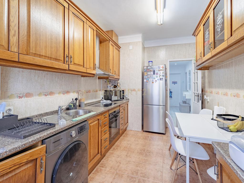 Apartamento semi-Renovado T2 em Seixal, Setúbal - 270.000€ - Image 9