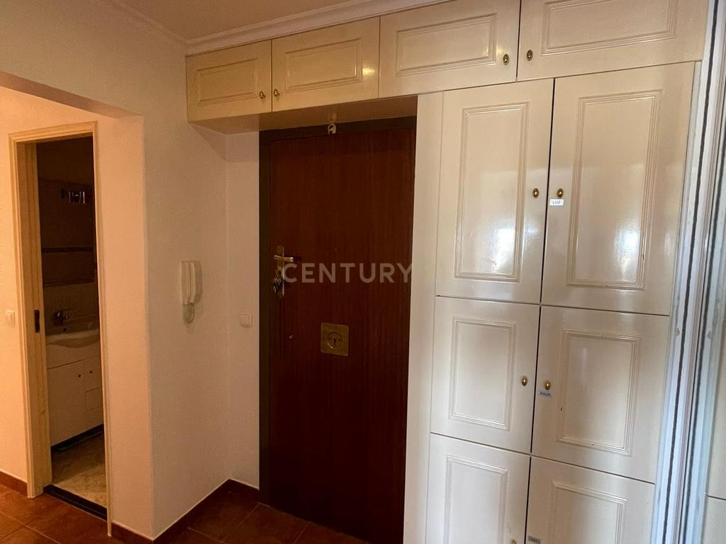 Apartamento T2 | Remodelado | Elevador - Image 8